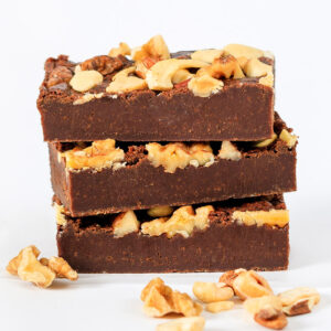 Vegan Noten Brownie Box – 6 Brownies Per Post – Brievenbus Pakket – Box Brownies – Pure chocolade – Knapperige noten bovenop – Zonder melk en eieren [#549509]